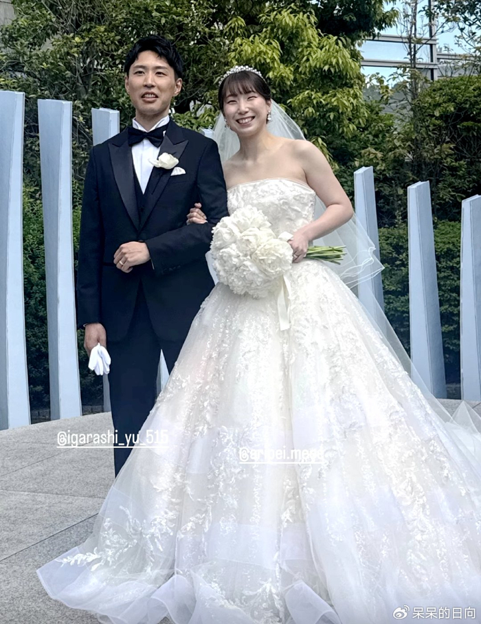 羽毛球前世界第一嫁给教练，喜迎事业爱情双丰收，曾两获奥运铜牌|五十岚有纱|五十岚优|混双|五十岚|婚礼_新浪体育_新浪新闻